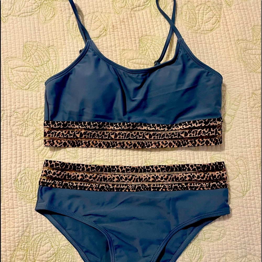 Brand New NEVER been worn Leopard Mesh trim bikini
